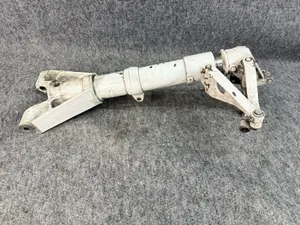 Cessna 310R Main Landing Gear Assembly LH 5094102-9
